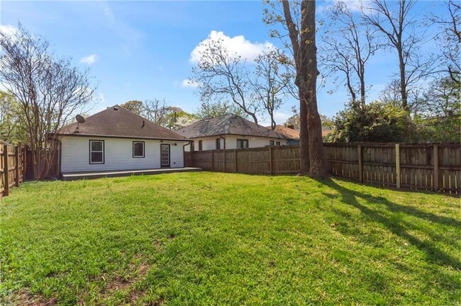 Building Photo - 520 Angier Ave NE