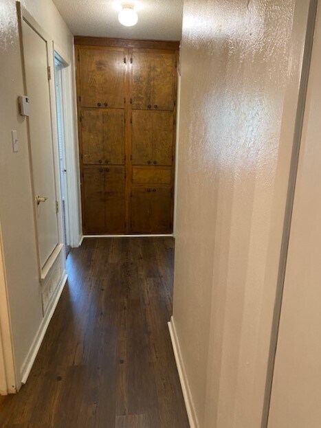 Building Photo - 1201 Bluff Dr