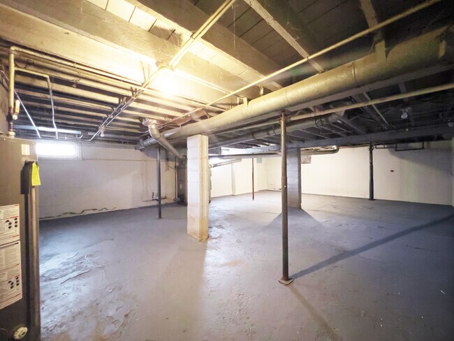 Building Photo - 3928 Upton Ave