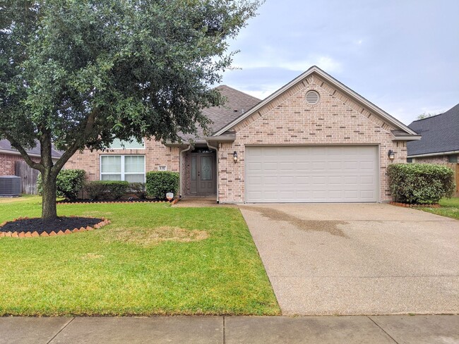 Building Photo - May Move In! 3 Bed 2 Bath In Edelweiss Gar...