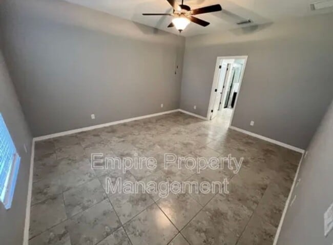 Building Photo - Modern & Spacious 3 Bed, 2 Bath Home in No...