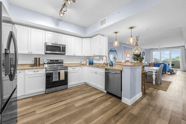 Building Photo - 605 Kemp St