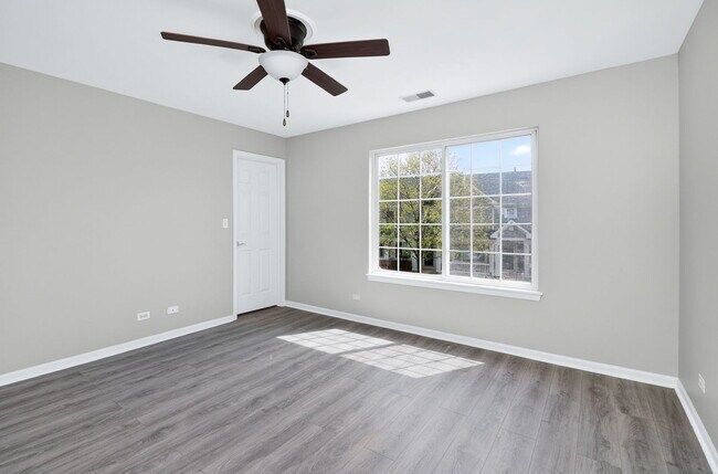 Building Photo - 644 Lincoln Station Dr