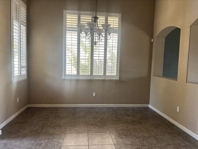 Building Photo - 1527 Horizon Ln