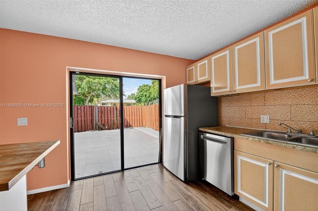 Building Photo - 2913 SW 22nd Cir