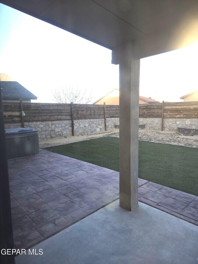 Building Photo - 1028 Aeronaut Pl