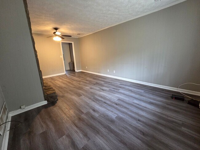 Building Photo - 82a Cedar Dr