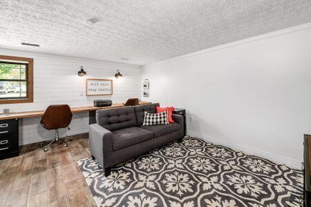 Building Photo - 4601 Parkmoor Dr