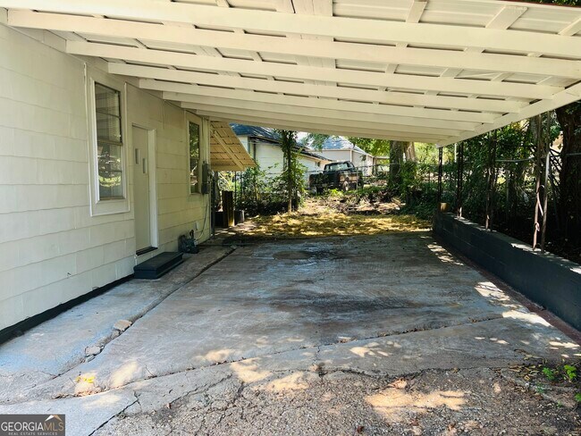 Building Photo - 1405 Austin St