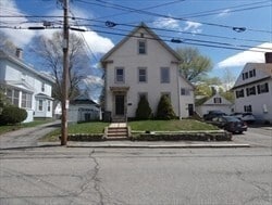 Building Photo - 94 Maple St
