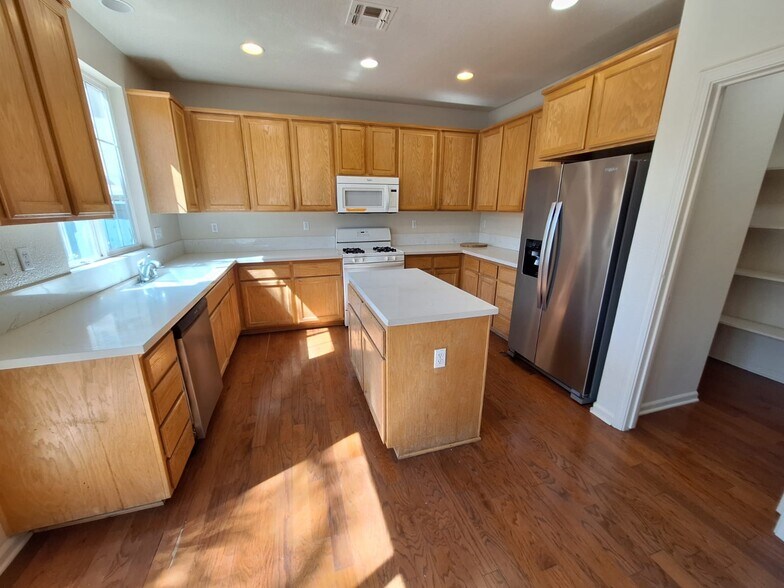 Building Photo - 5066 Trouville Ln
