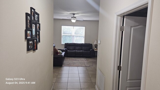 Building Photo - Beautiful 3 Bedroom Home for Rent in Oakbr...