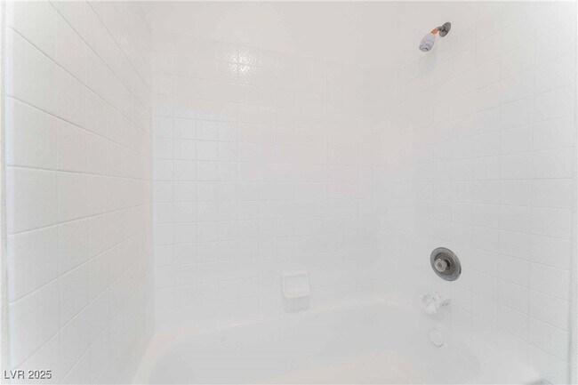 Building Photo - 4104 N Compass Rose Way