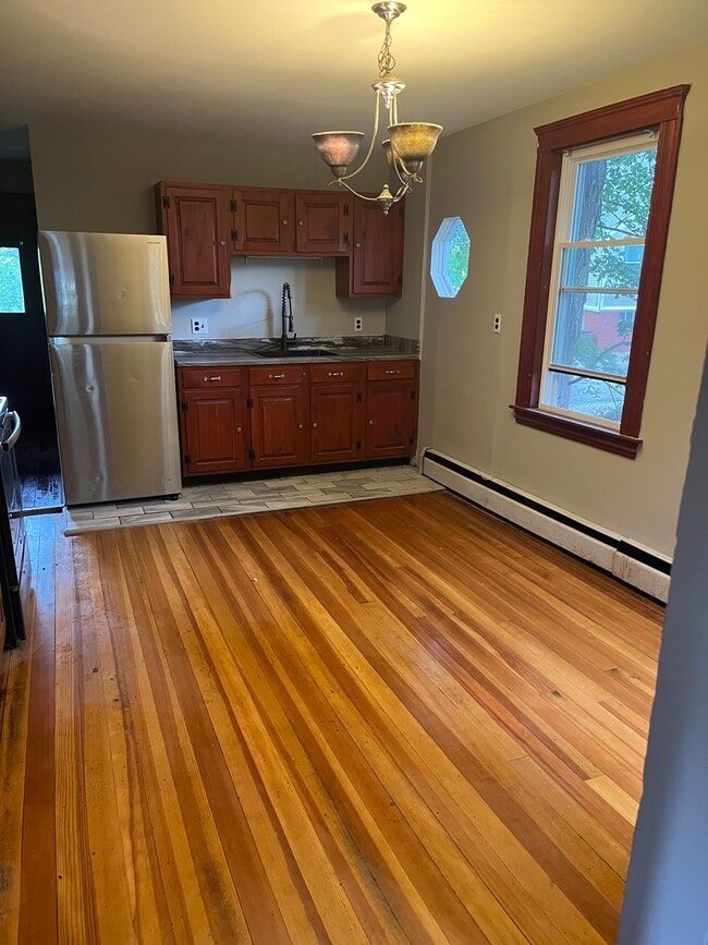 Primary Photo - 107 Elm St