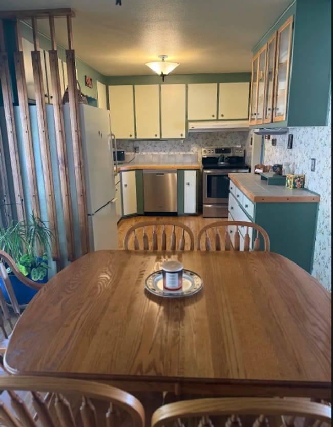 Building Photo - Beautiful 3 Bed, 2 Bath Stand-Alone Home | Furnished or Unfurnished Options