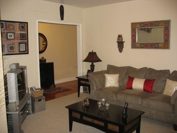 Building Photo - 244 Kelton St