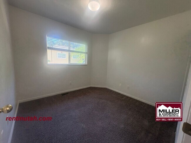 Building Photo - Nice West Jordan Townhouse For Rent!