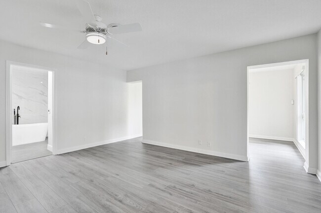 Building Photo - 4755 NE 23rd Ave