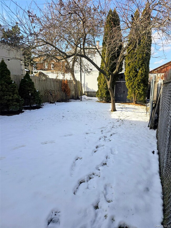 Building Photo - 310 N High St