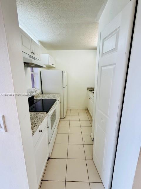 Building Photo - 10173 Twin Lakes Dr