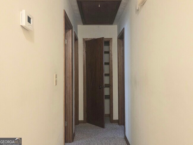 Building Photo - 8492 Pineland Dr