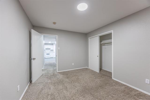 Building Photo - 2831 Grandview Dr