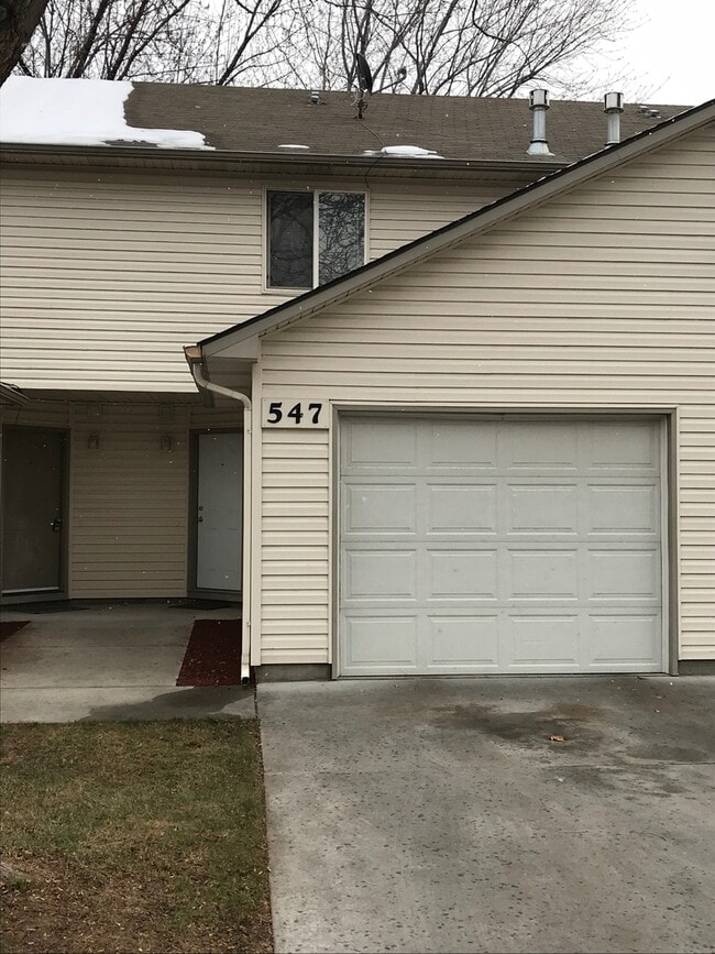 Building Photo - 2 bedrooms 1.5 bathroom with large living room, large kitchen PLUS 1 car garage. Bedrooms are huge