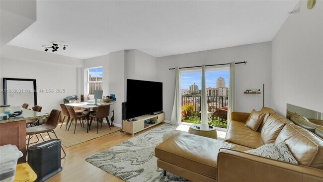 Primary Photo - 1627 SW 37th Ave