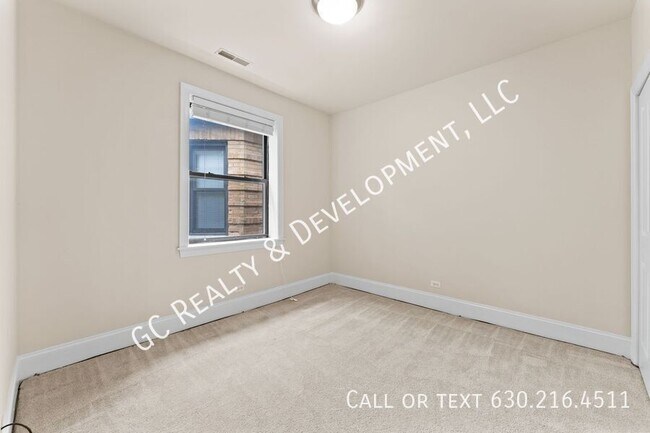 Building Photo - 7635 N Greenview Ave