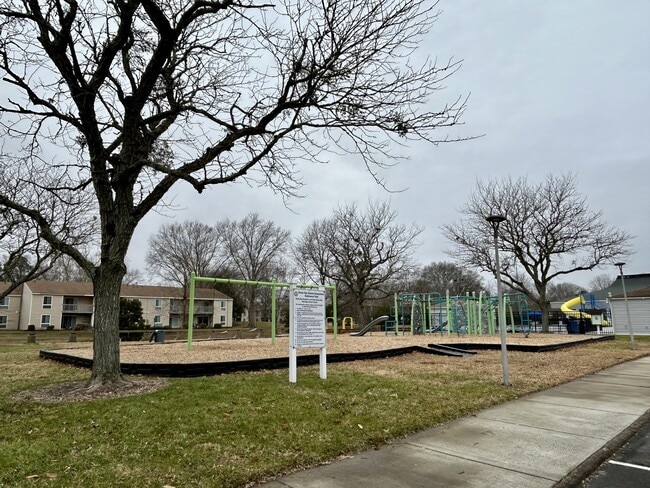 Building Photo - 3565 Dandelion Cres