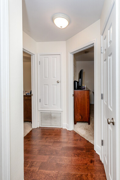 Building Photo - 813 Magnolia Bayou Blvd