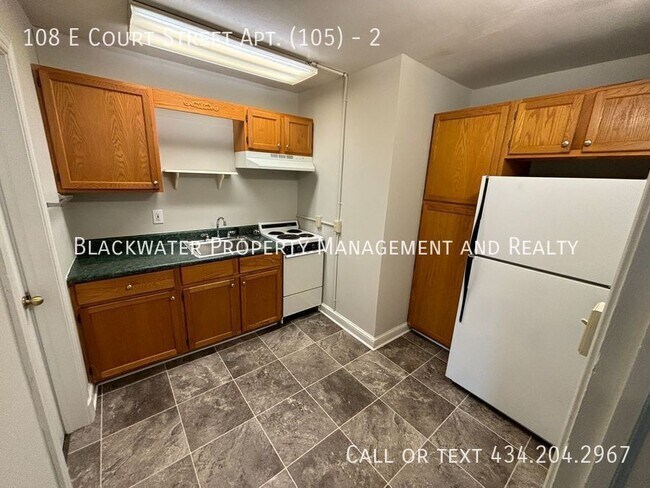 Building Photo - 108 E Court St