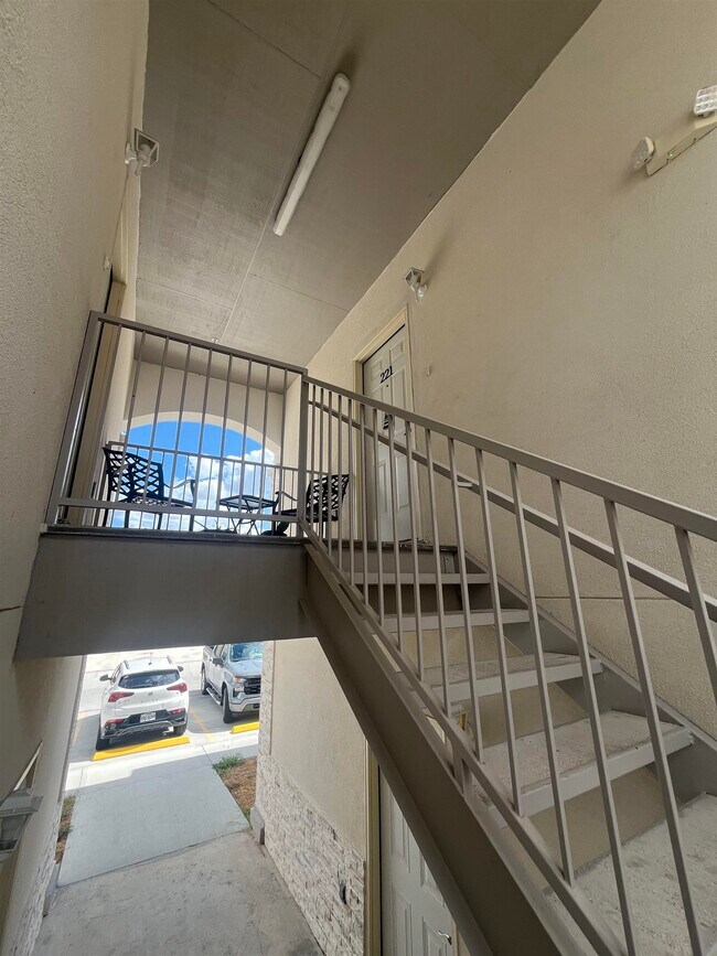 Building Photo - 7615 Laguna Del Mar Ct