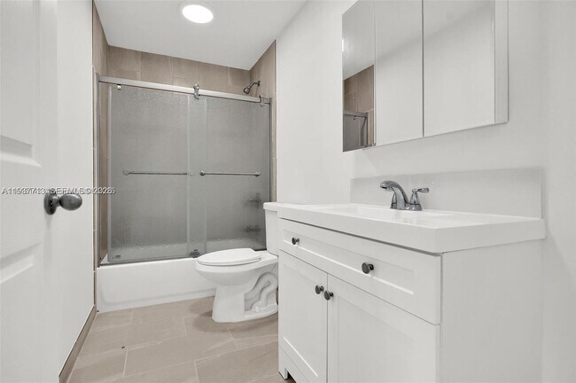 Building Photo - 600 NW 25th Ct