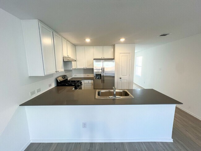 Building Photo - 4 Bedroom 1-Story Home Near SeaWorld in Northwest San Antonio
