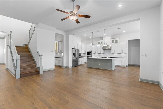 Building Photo - 16516 Leopold Trail