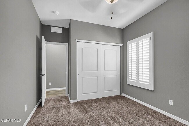 Building Photo - 14717 Pebble Hills Blvd