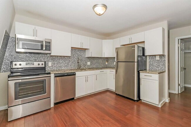 Building Photo - 7202 Twin Crest Dr