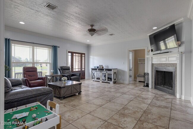 Building Photo - 116 Alexis Dr