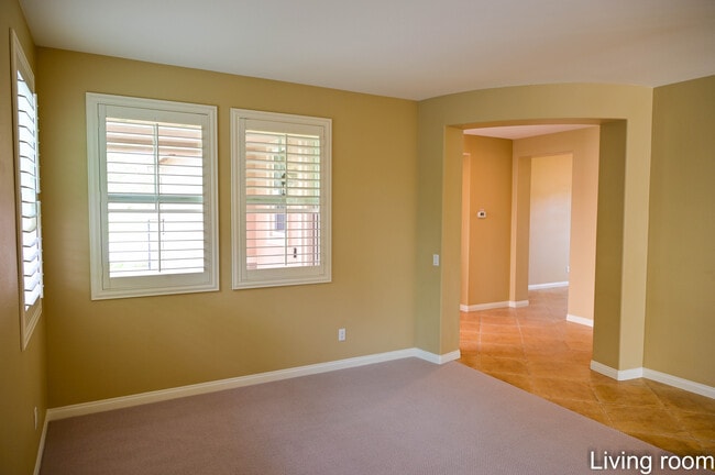 Building Photo - 1167 Vista Pointe Blvd