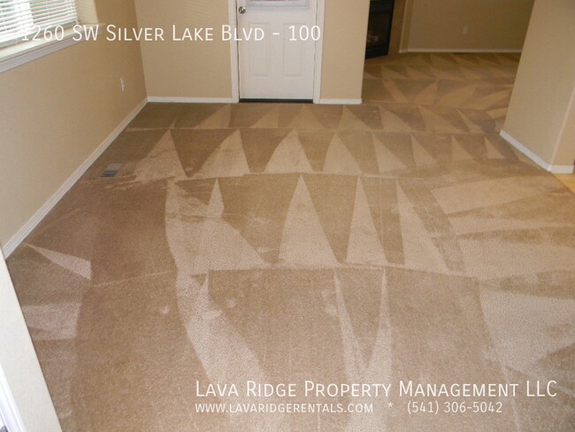 Building Photo - 1260 SW Silver Lake Blvd