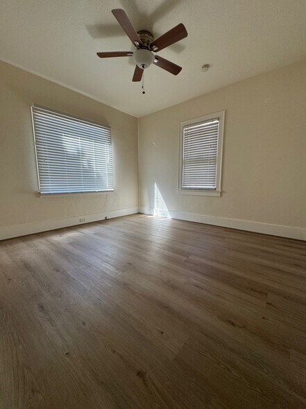 Building Photo - 712 E Washington St