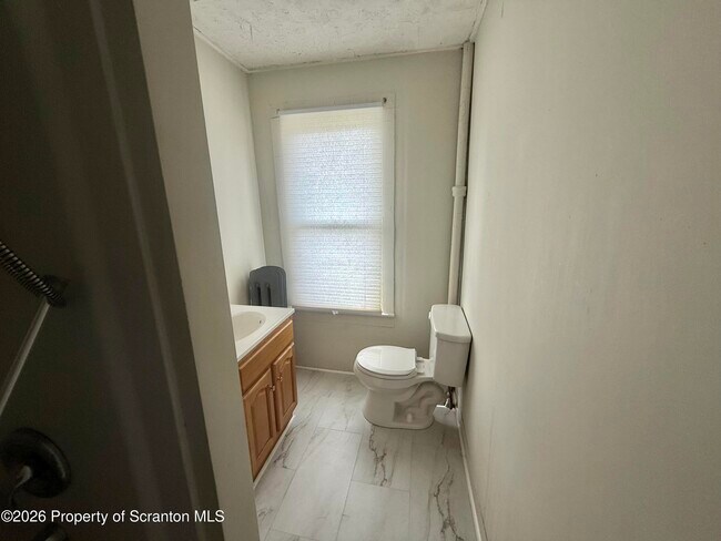 Building Photo - 301 Main St