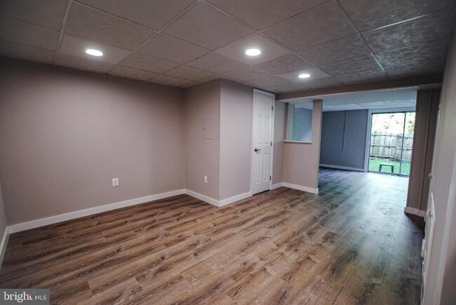 Building Photo - 8512 Hydra Ln