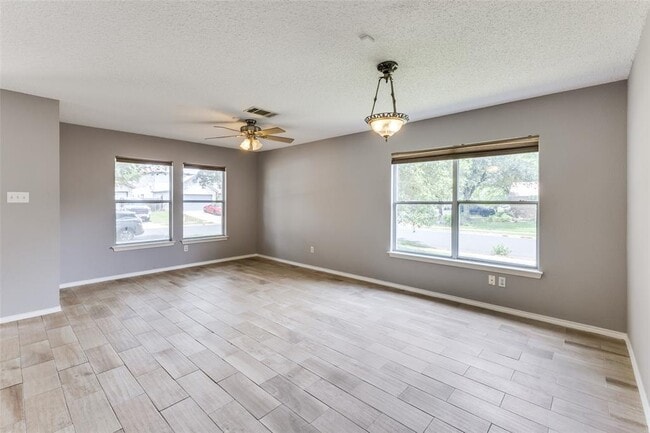 Building Photo - 2200 Milan Dr