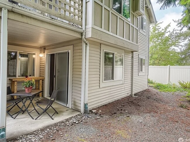 Building Photo - 4200 Smithers Ave S