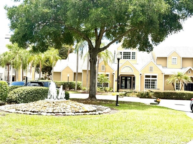 Building Photo - 1073 S Hiawassee Rd