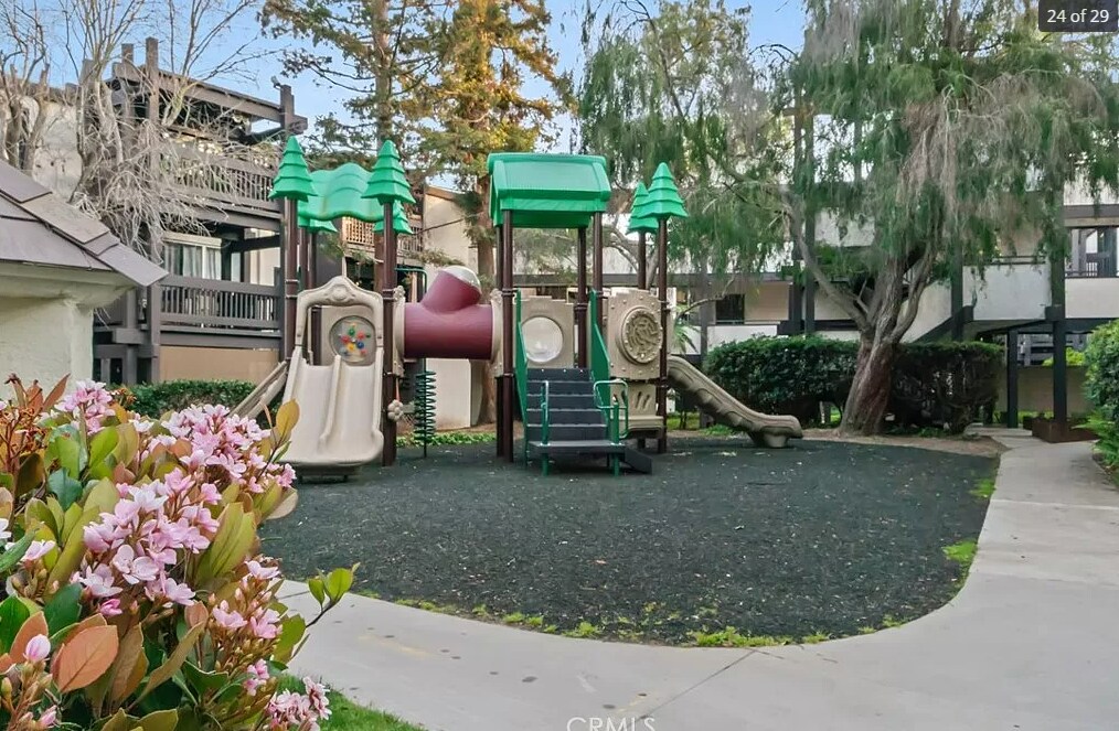 Building Photo - 8650 Gulana Ave