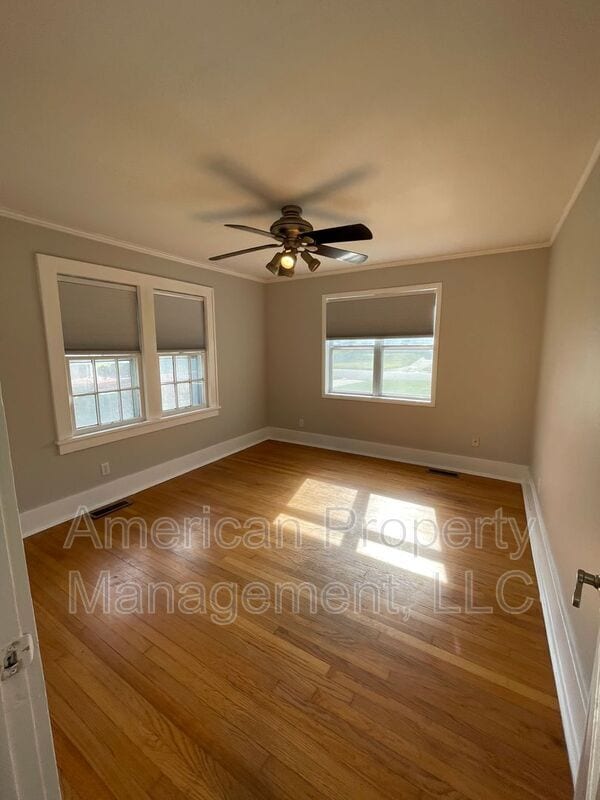 Building Photo - 1227 S College Ave