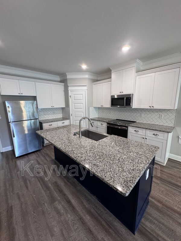 Building Photo - 334 Sumac Trail